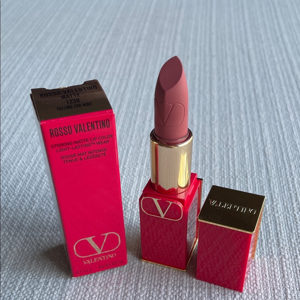Valentino Rosso Matte Lipstick in 123R falling for nude